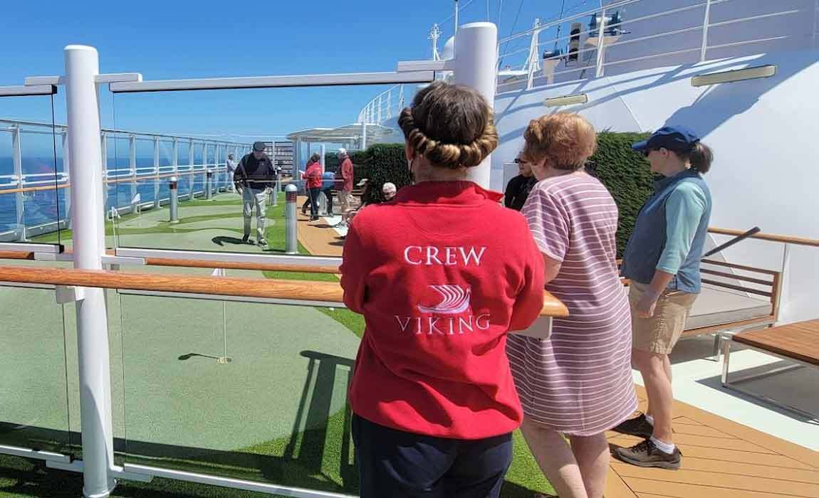 how do get a cruise ship job