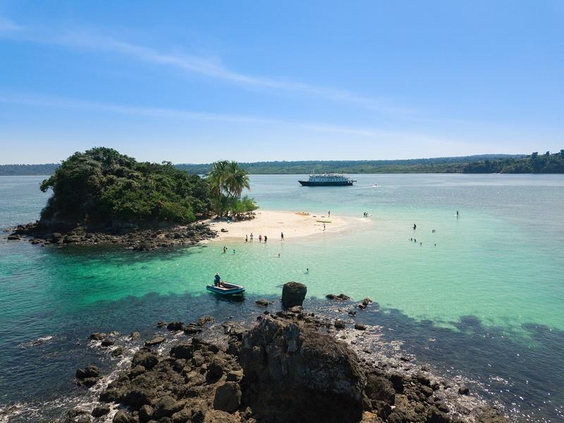 beach activities and snorkeling at granito de oro