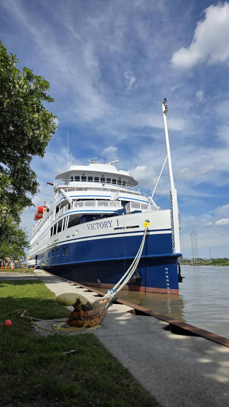 victory 1 cruise ship in toledo ohio