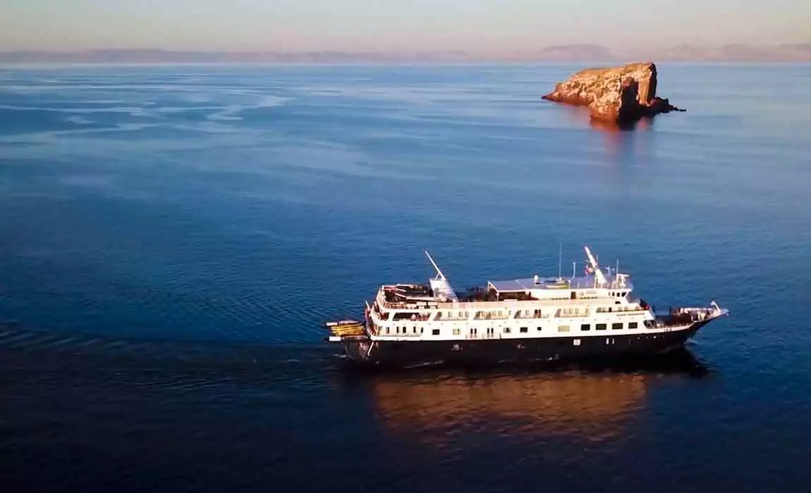 MV Safari Endevour cruising the Sea of Cortez with Uncruise Adventures